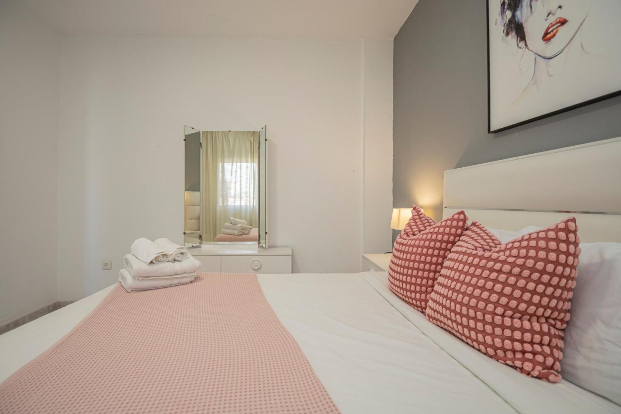 Perfect Getaway In Triana - 15M Walk Giralda Apartamento Sevilha Exterior foto
